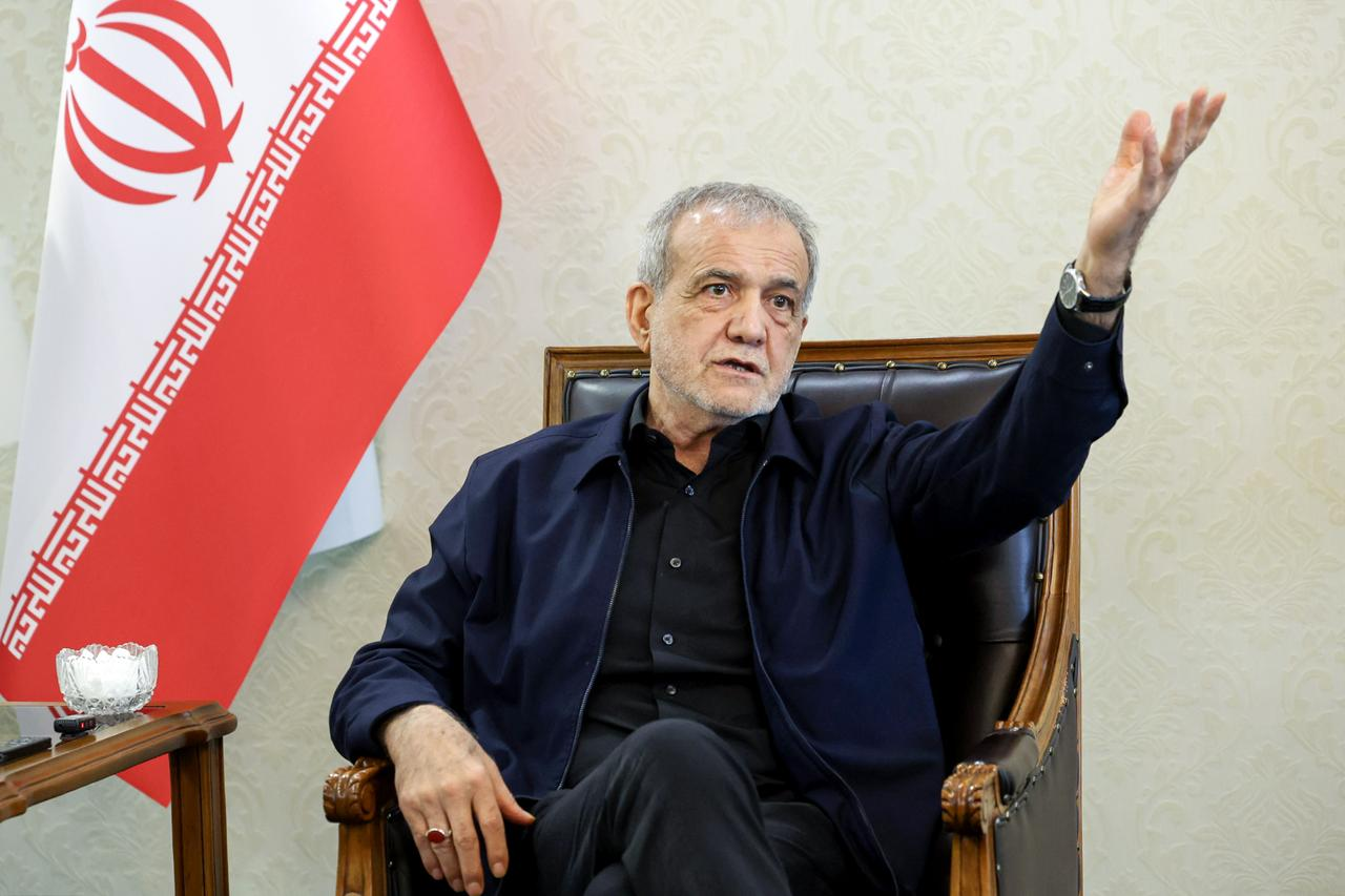 President Pezeshkian releases a statement on National Persian Gulf Day